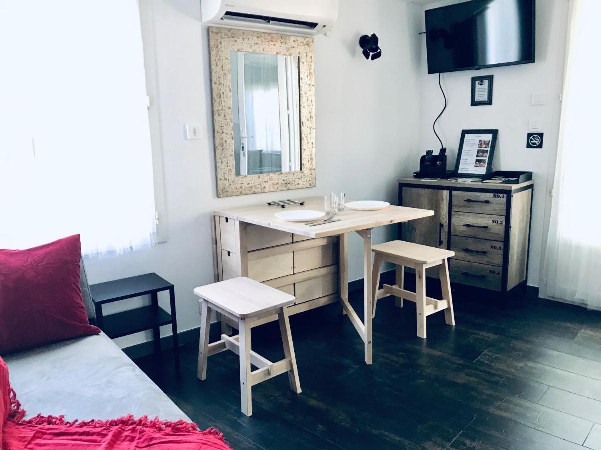 Guesthouse La Costiere - Logements Independants - Espace Piscine Jacuzzi ลูเนล ภายนอก รูปภาพ