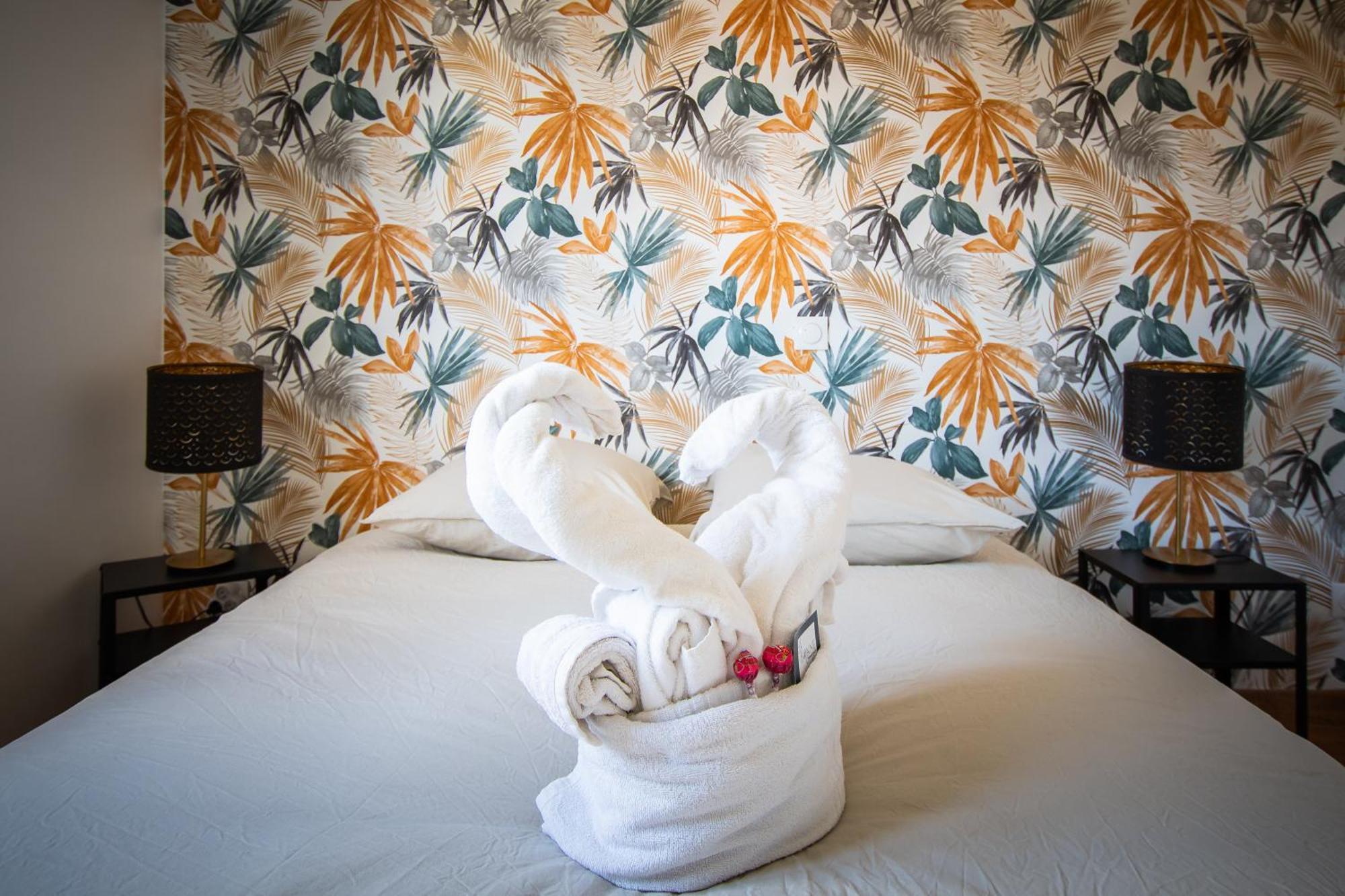 Guesthouse La Costiere - Logements Independants - Espace Piscine Jacuzzi ลูเนล ภายนอก รูปภาพ
