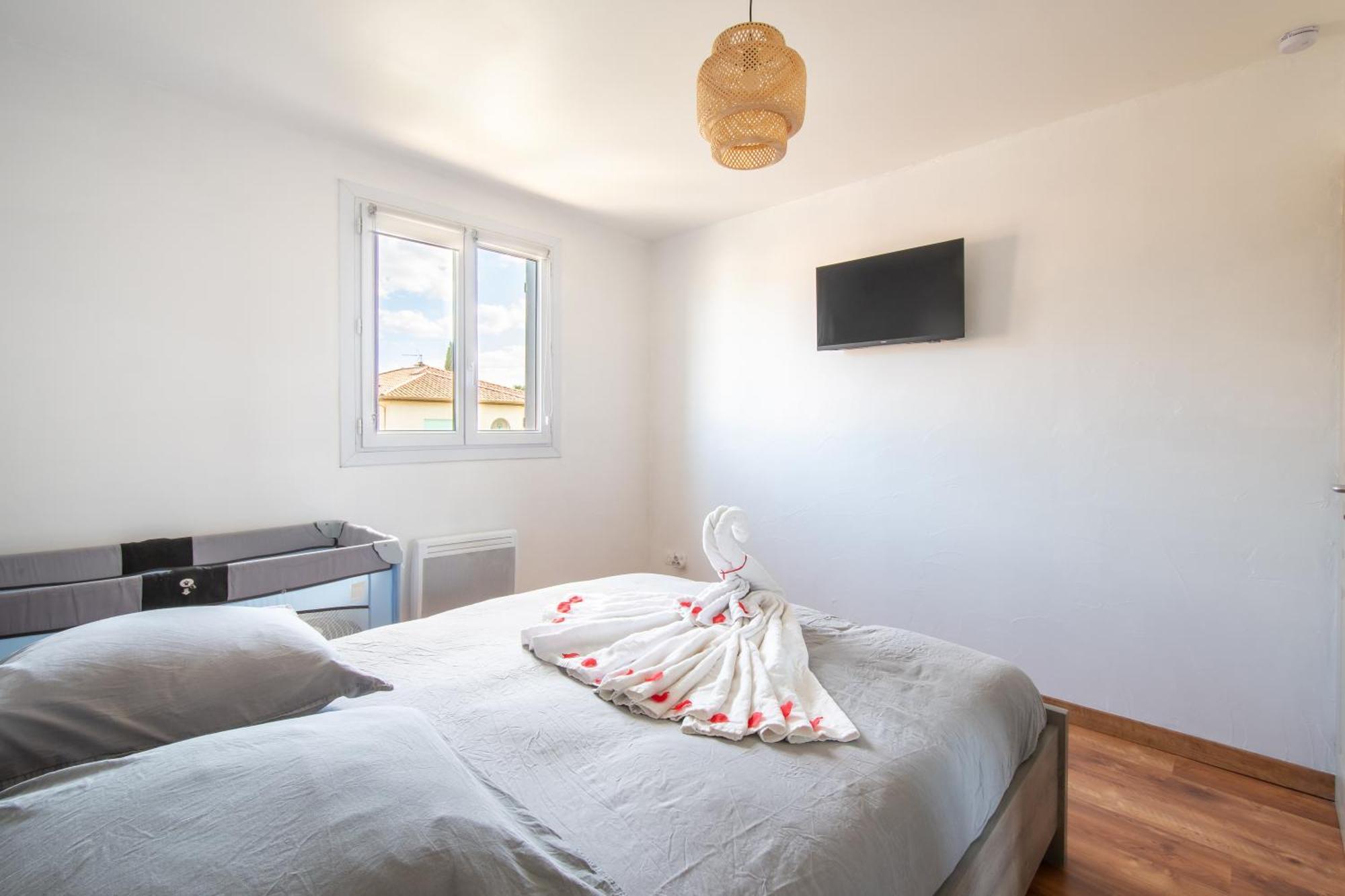 Guesthouse La Costiere - Logements Independants - Espace Piscine Jacuzzi ลูเนล ภายนอก รูปภาพ